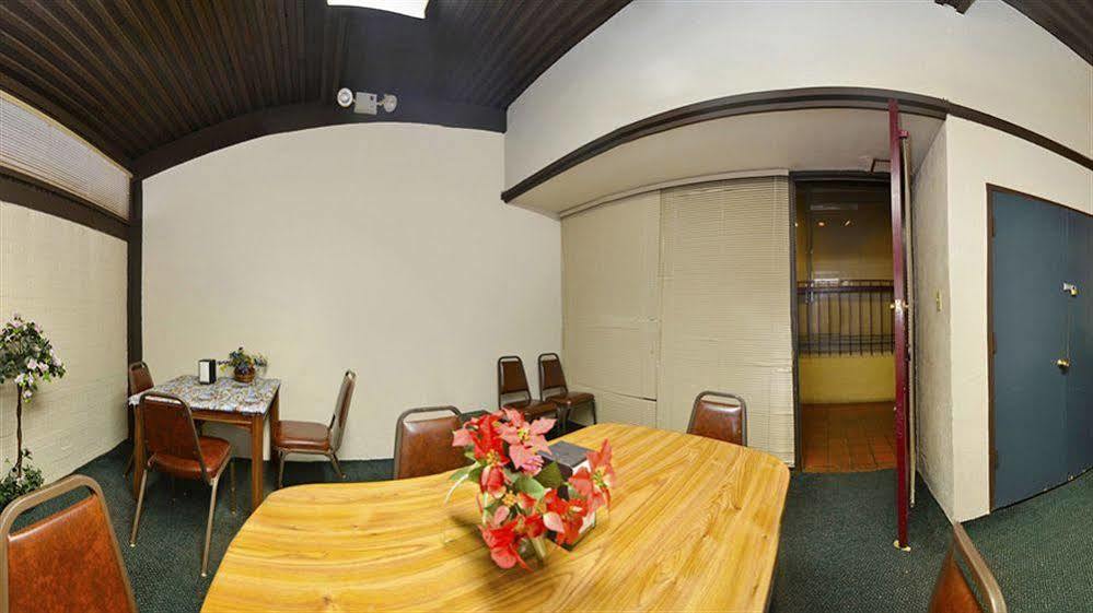 Spanish Trace Inn Αθήνα Εξωτερικό φωτογραφία
